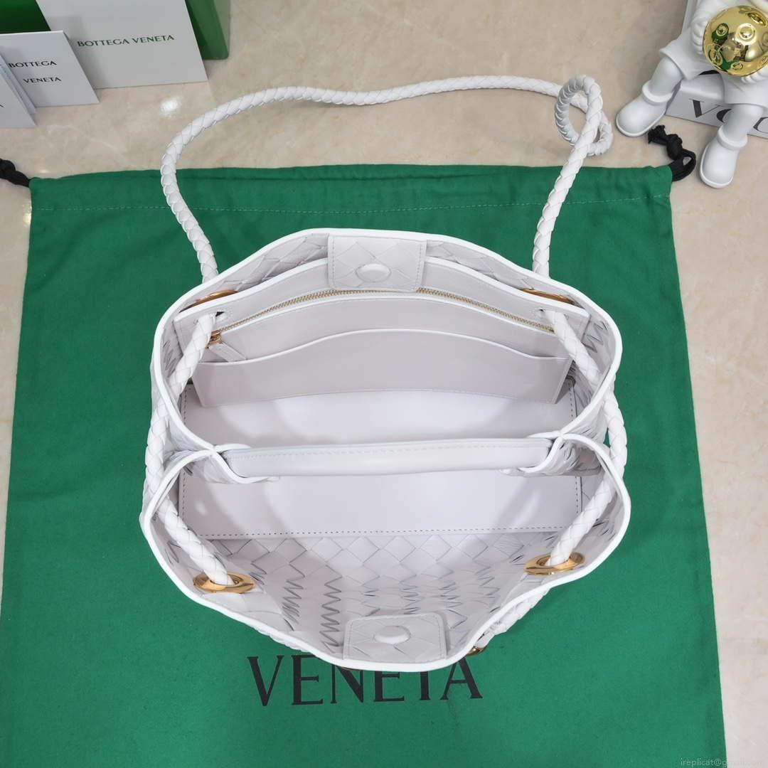 Bottega Veneta BV 743568 Small Andiamo White
