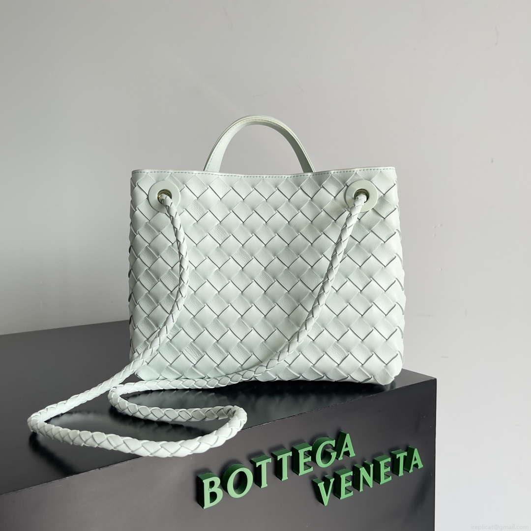Bottega Veneta BV 743568 Small Andiamo Glacier blue