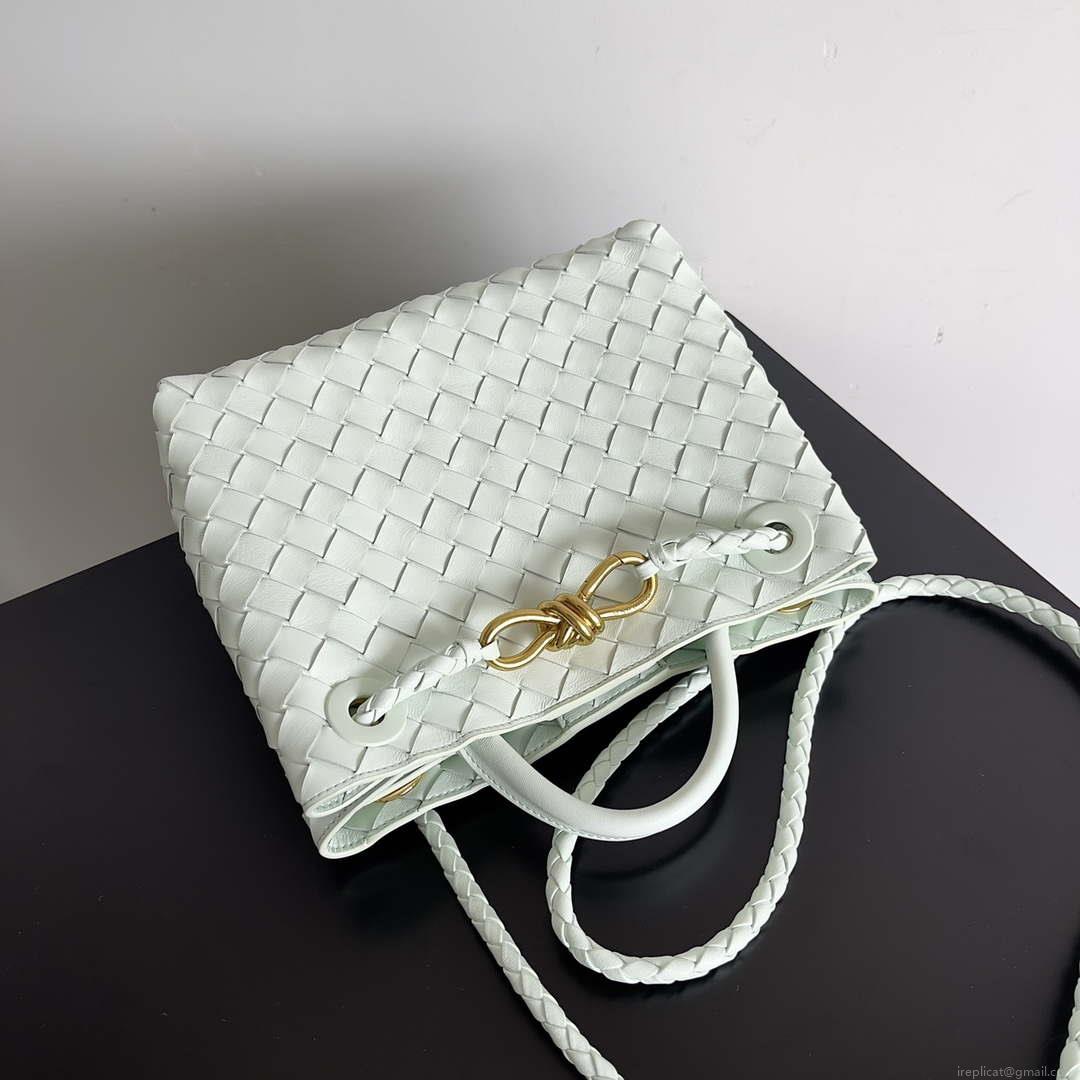 Bottega Veneta BV 743568 Small Andiamo Glacier blue