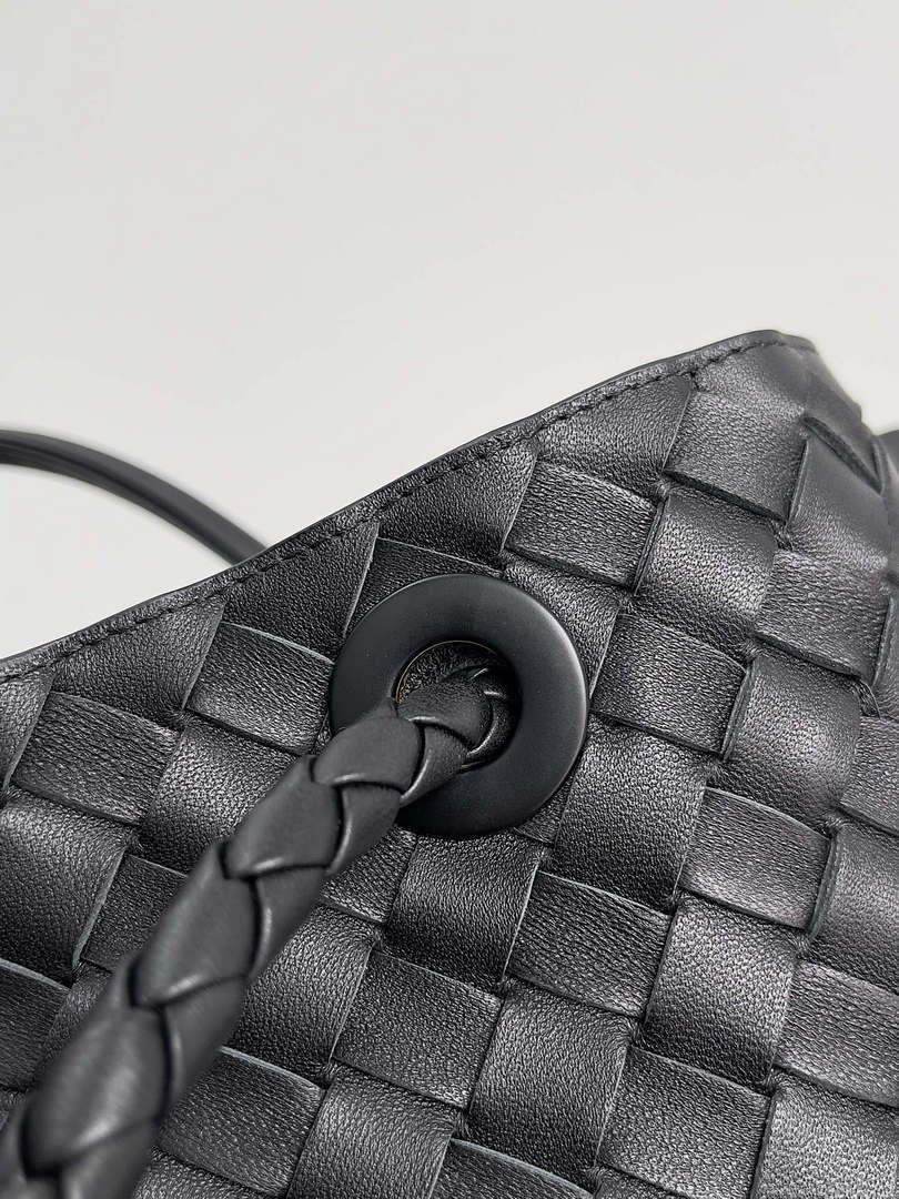 Bottega Veneta BV 743575 Large Andiamo Black