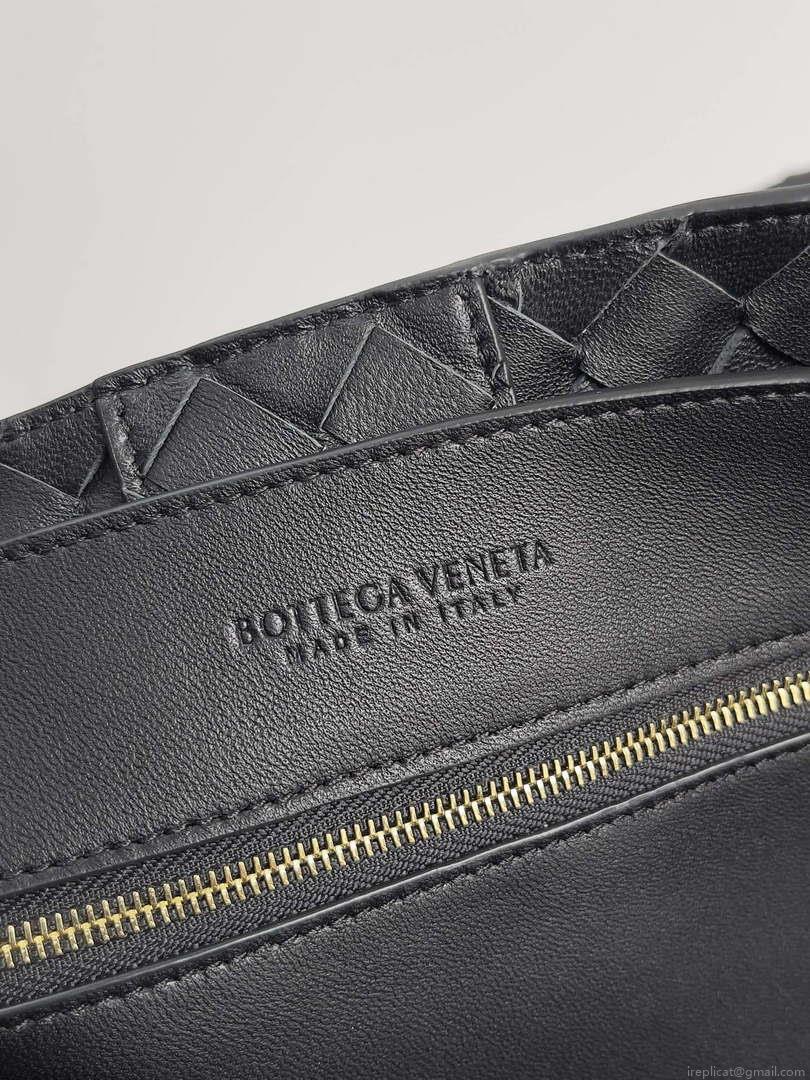 Bottega Veneta BV 743575 Large Andiamo Black