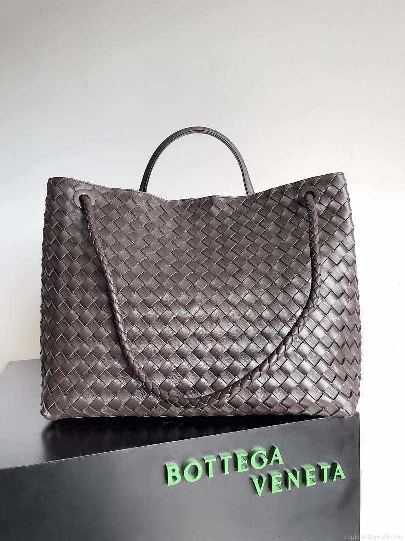 Bottega Veneta BV 743575 Large Andiamo Dark Brown