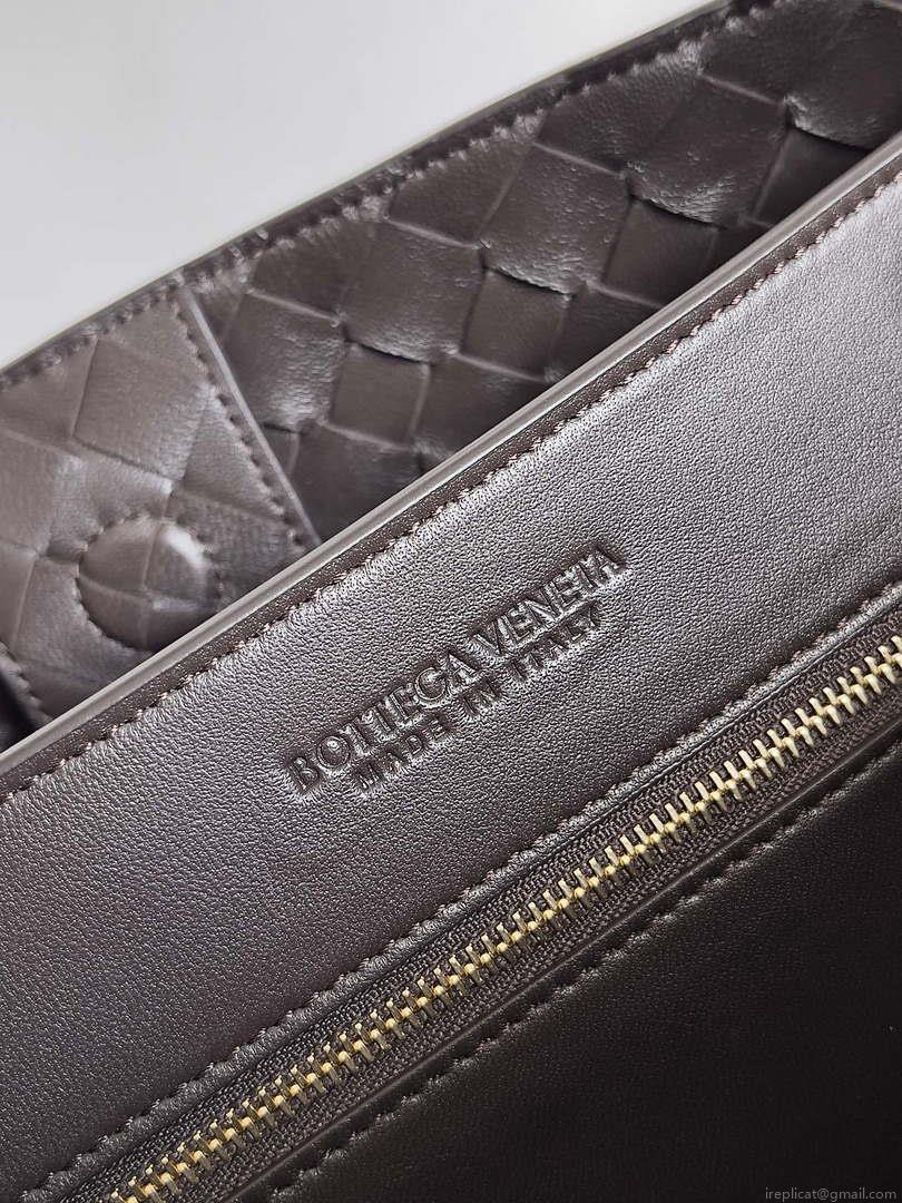 Bottega Veneta BV 743575 Large Andiamo Dark Brown
