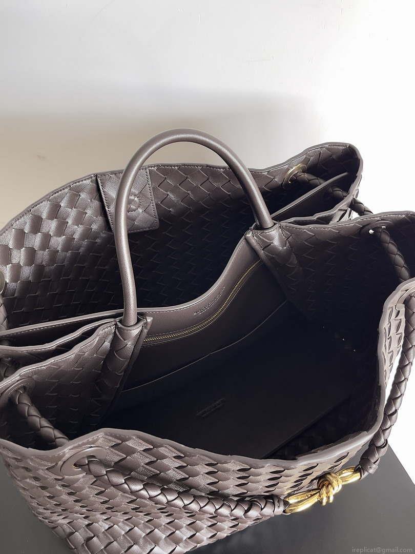 Bottega Veneta BV 743575 Large Andiamo Dark Brown