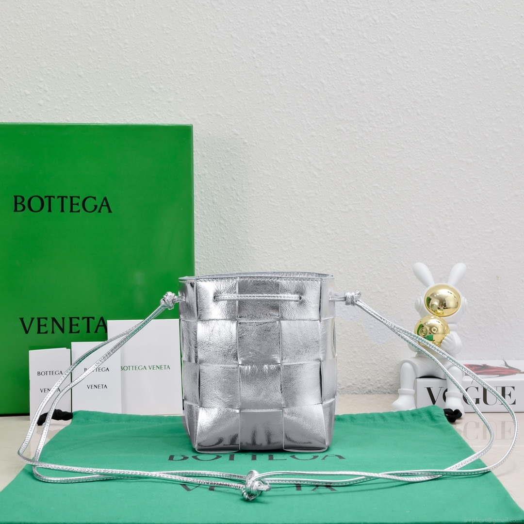 Bottega Veneta BV 680218 Small Cassette Cross-Body Bucket Silver