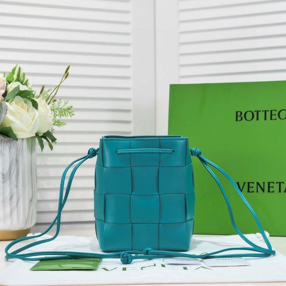Bottega Veneta BV 680218 Small Cassette Cross-Body Bucket Blue