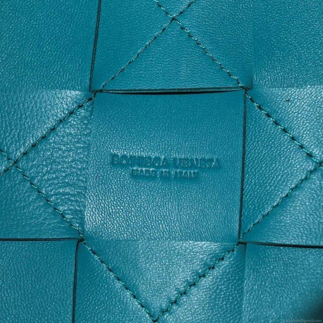 Bottega Veneta BV 680218 Small Cassette Cross-Body Bucket Blue