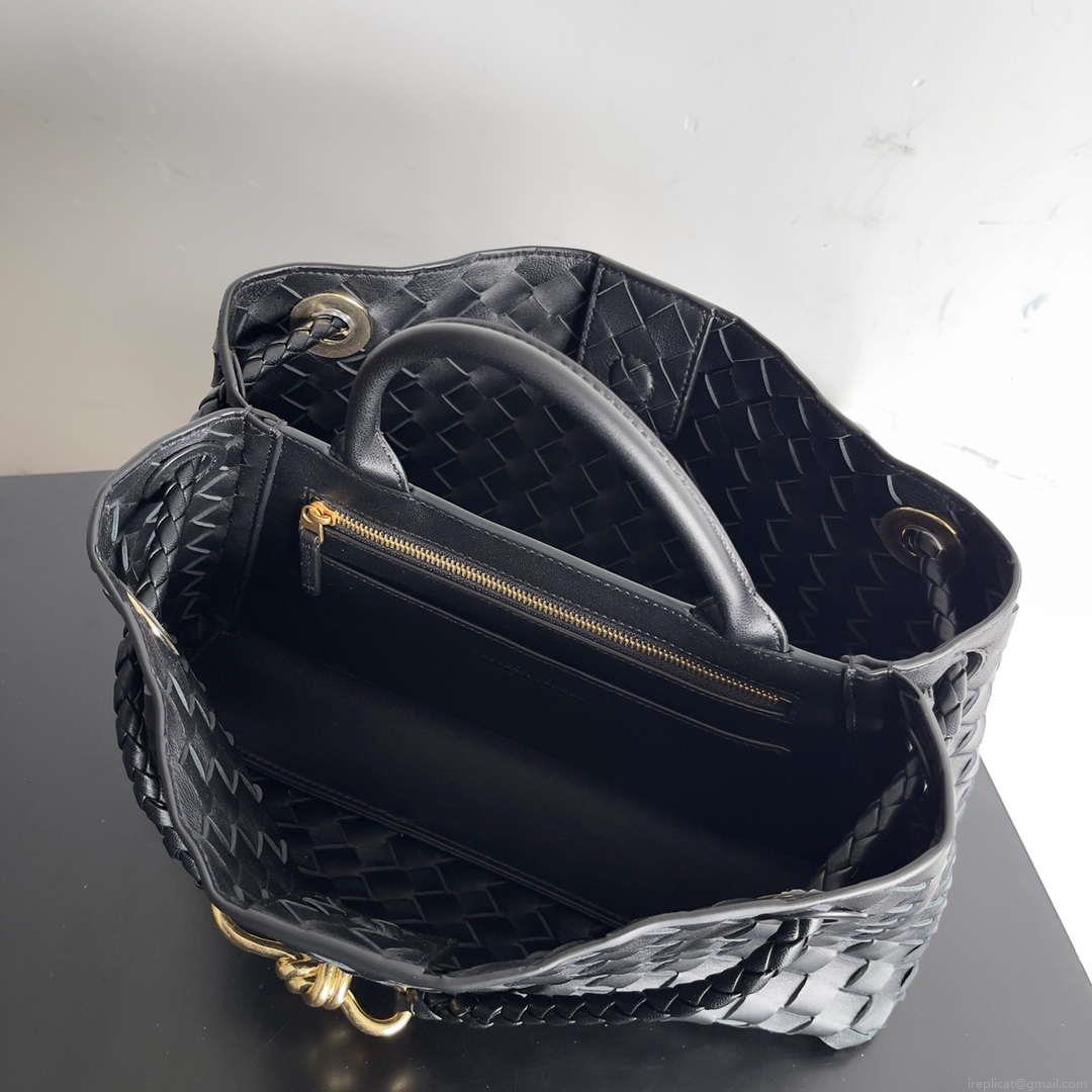 Bottega Veneta BV 754990 Small East/West Andiamo Black