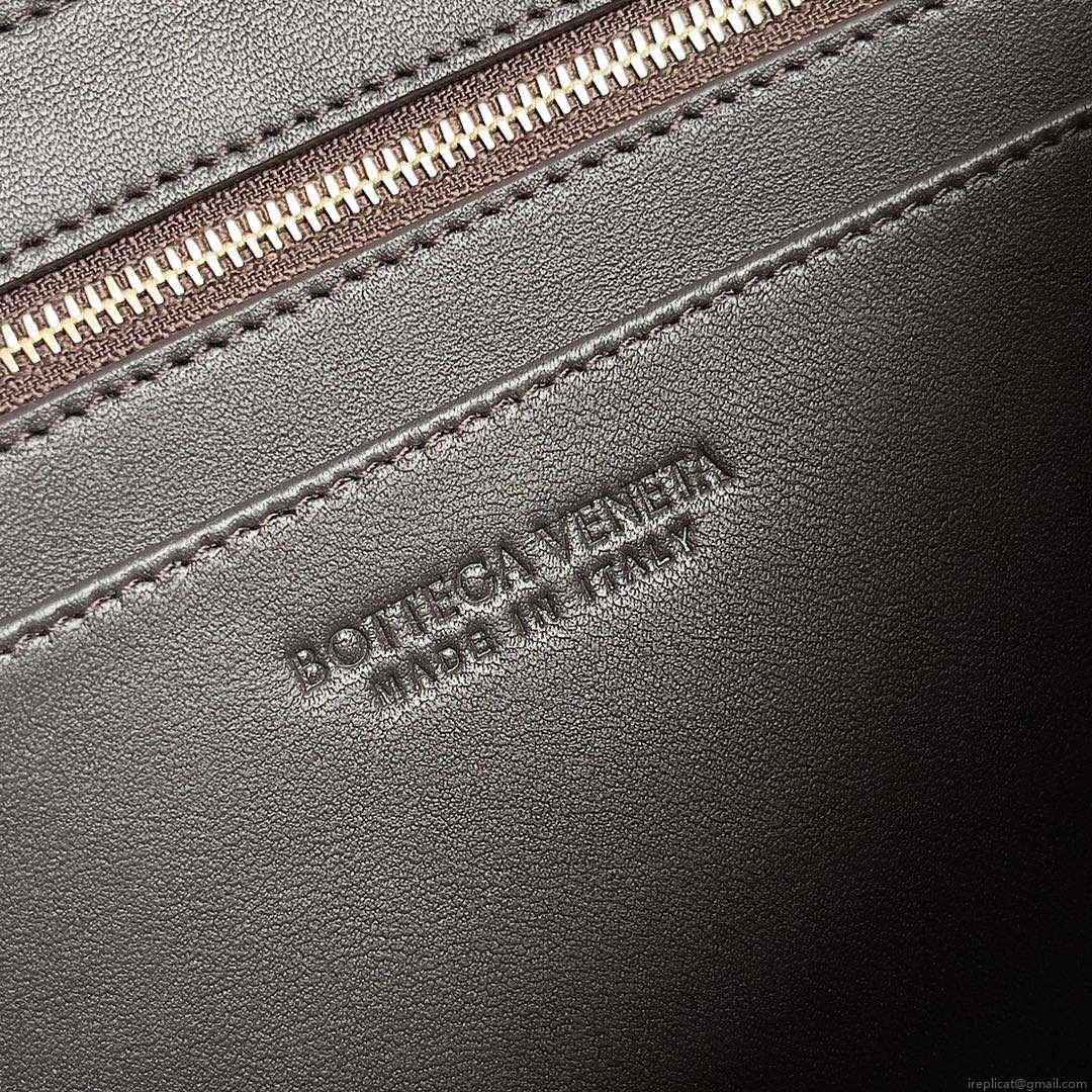 Bottega Veneta BV 754990 Small East/West Andiamo Dark Brown