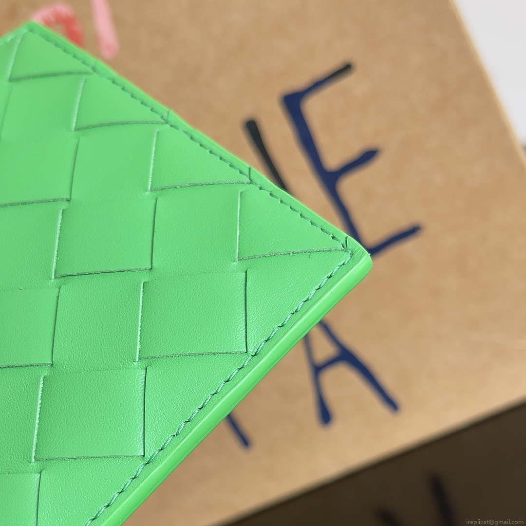 Bottega Veneta BV 743211 Intrecciato Bi-Fold Wallet BV70054