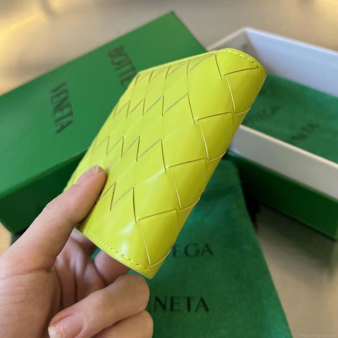 Bottega Veneta BV 743211 Intrecciato Bi-Fold Wallet BV70060