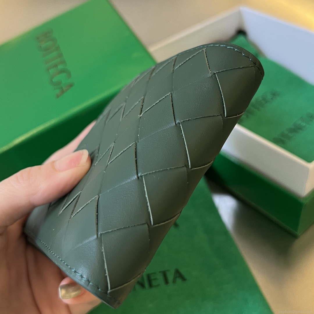 Bottega Veneta BV 743211 Intrecciato Bi-Fold Wallet BV70063