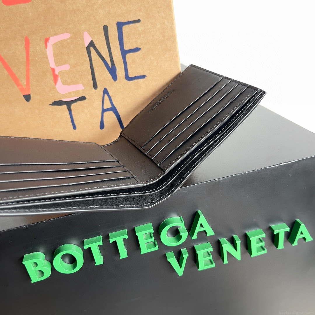 Bottega Veneta BV 743211 Intrecciato Bi-Fold Wallet BV70065