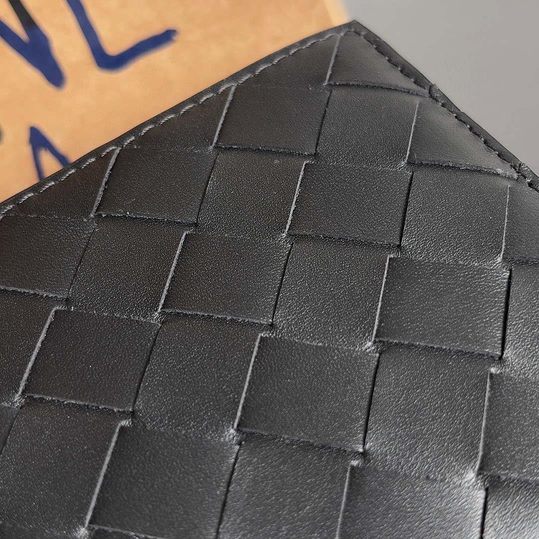 Bottega Veneta BV 743211 Intrecciato Bi-Fold Wallet BV70065