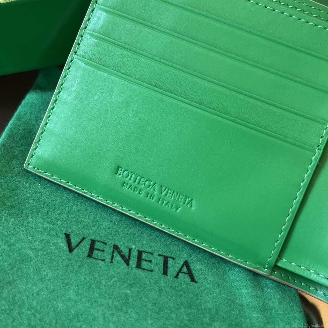 Bottega Veneta BV 743211 Intrecciato Bi-Fold Wallet BV70069