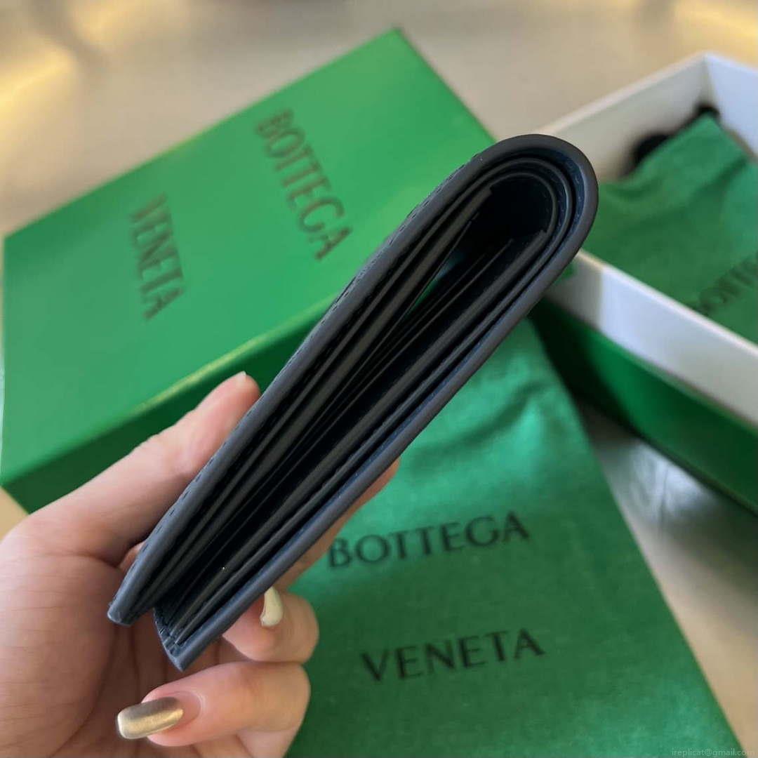 Bottega Veneta BV 743211 Intrecciato Bi-Fold Wallet BV70070