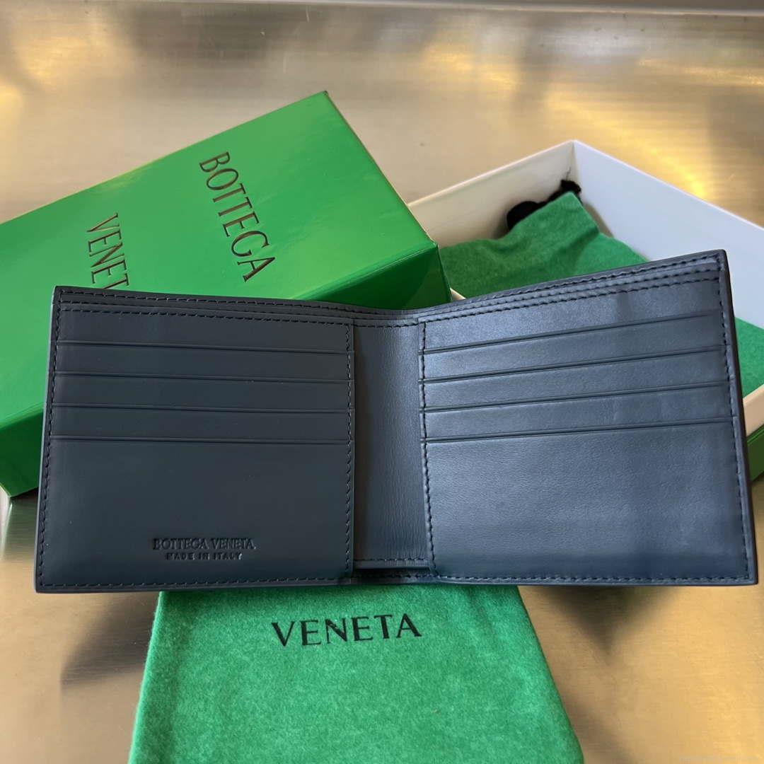 Bottega Veneta BV 743211 Intrecciato Bi-Fold Wallet BV70070