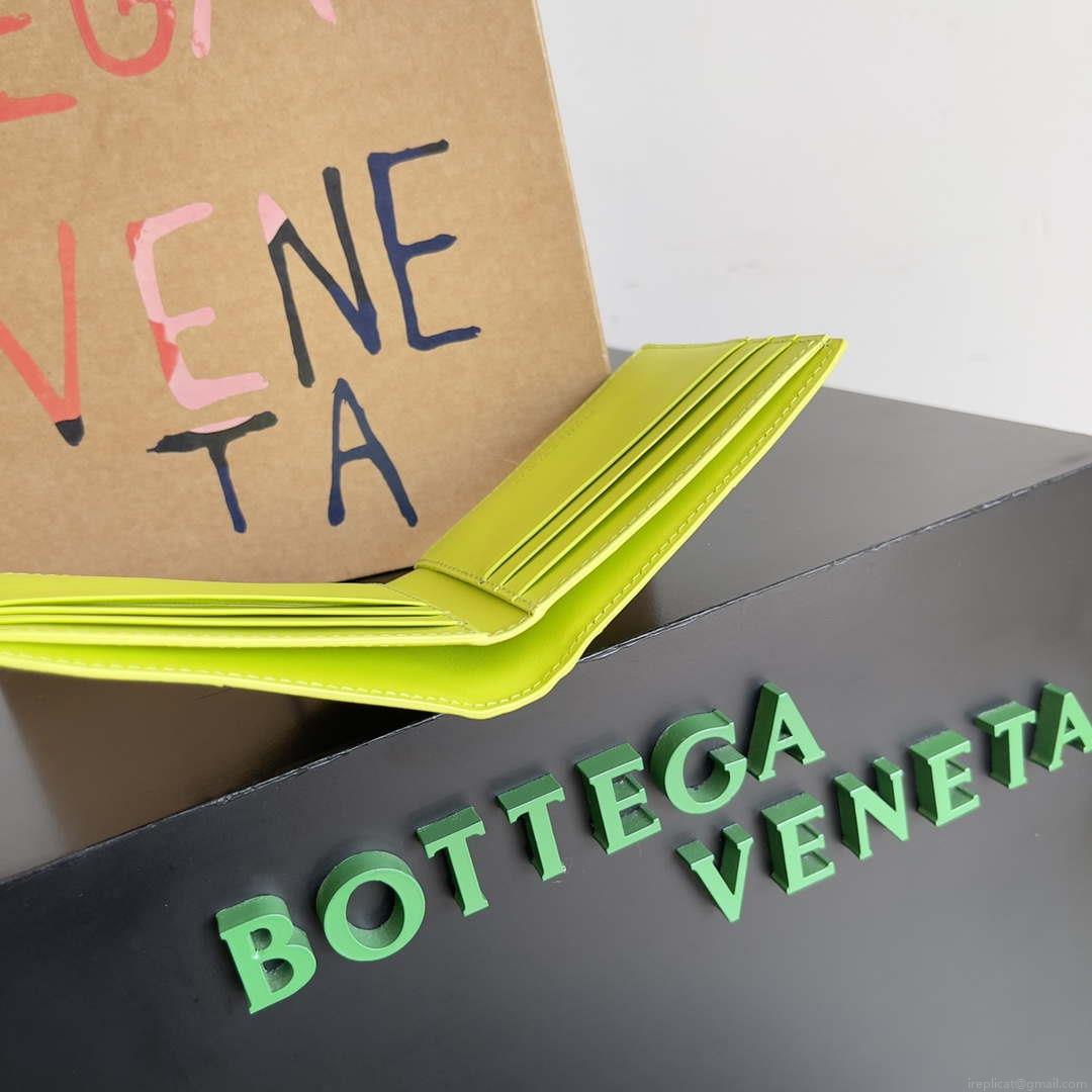 Bottega Veneta BV 740261 Bi-Fold Wallet With Coin Purse BV70075