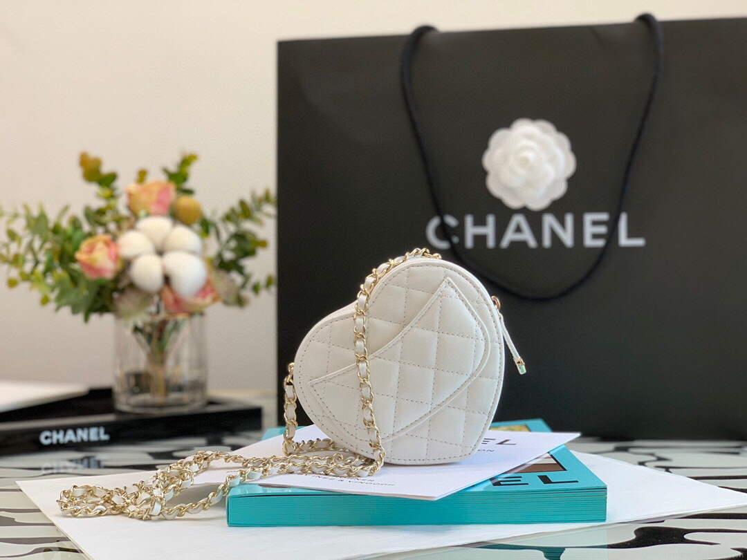 Chanel AS2927 heart clutch with chain Bag AP2784 White
