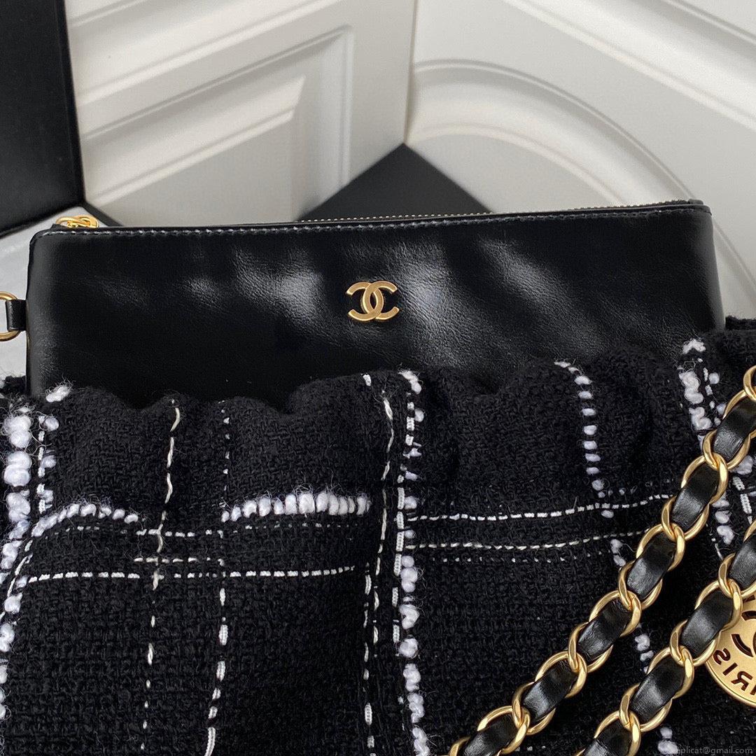 Chanel 22 Handbag Gold-Tone Metal AS3261 Black