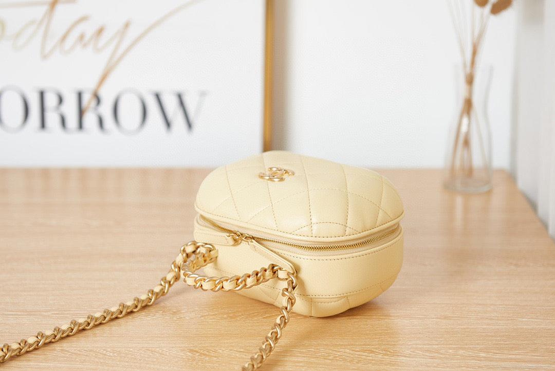 Chanel Small Vanity Case Lambskin gold-tone metal AS3066 Apricot
