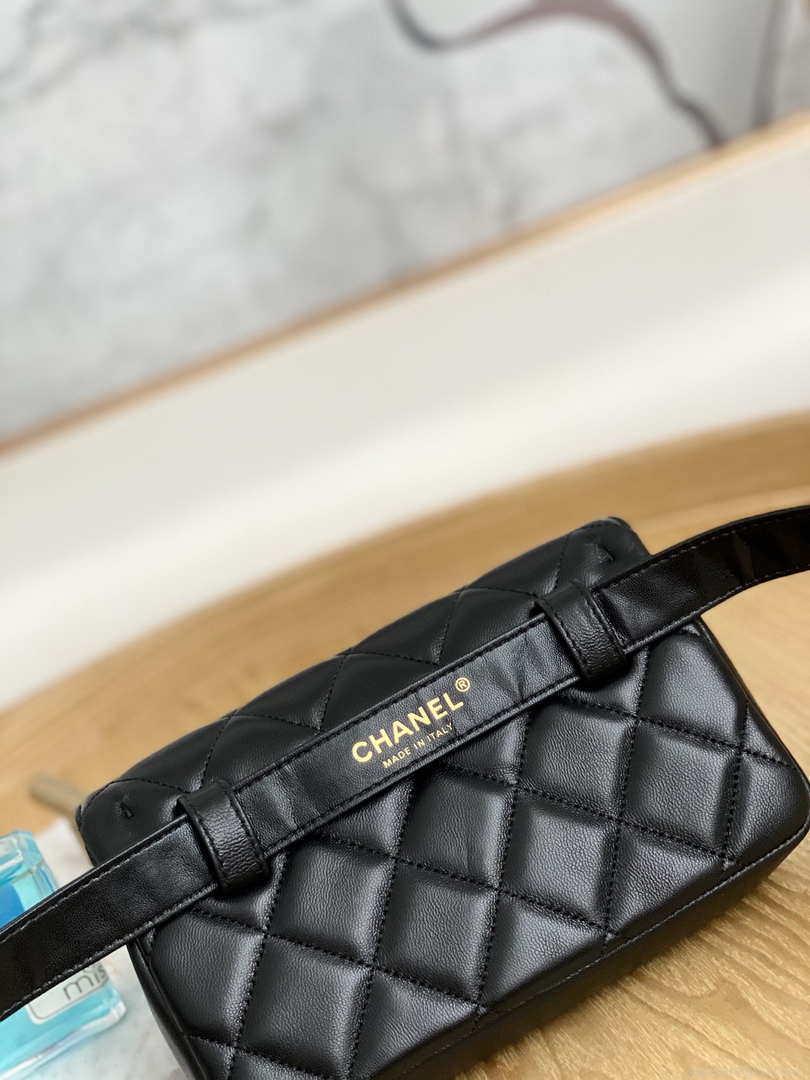 Chanel A99009 Waist bag Lambskin gold Black