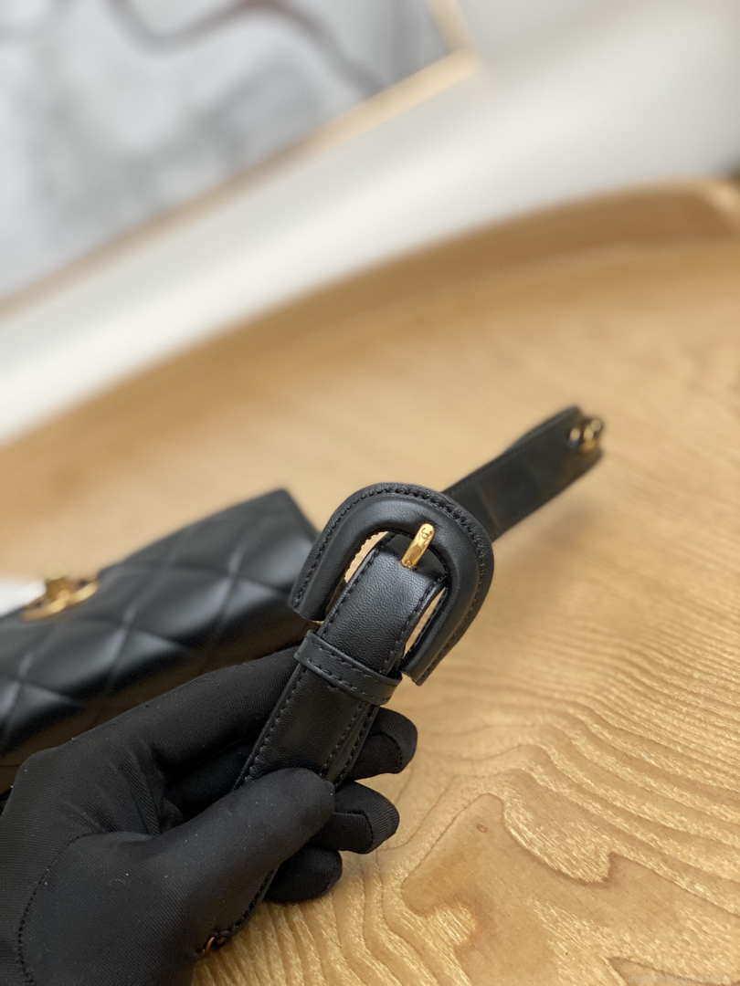 Chanel A99009 Waist bag Lambskin gold Black
