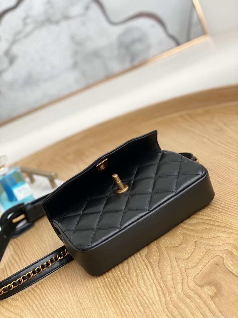 Chanel A99009 Waist bag Lambskin gold Black