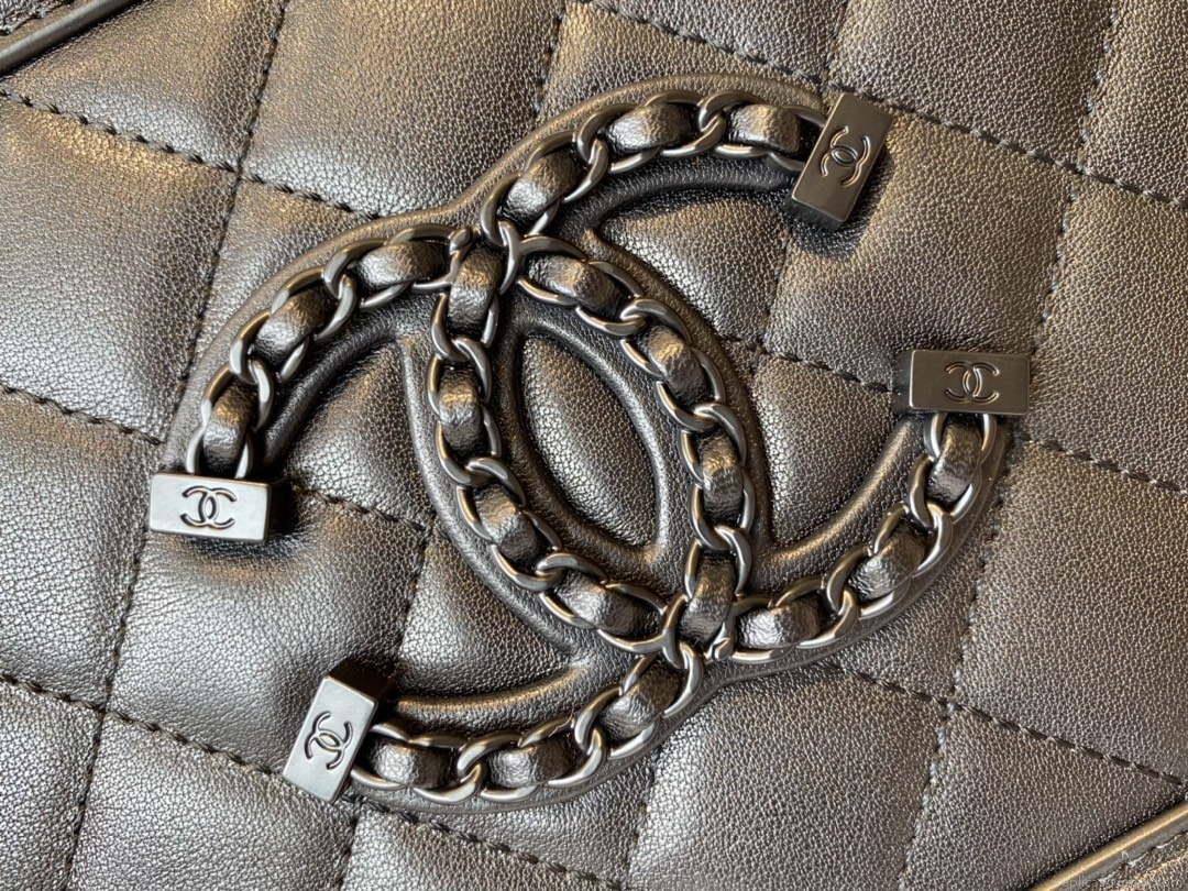 Chanel AS1785 CC Filigree Vanity Case Bag Grained Calfskin Black