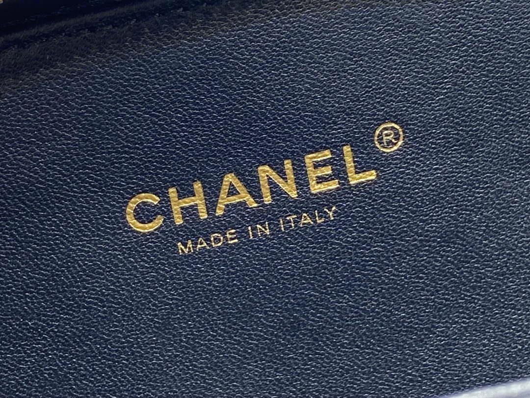 Chanel AS1785 CC Filigree Vanity Case Bag Grained Calfskin Black Gold