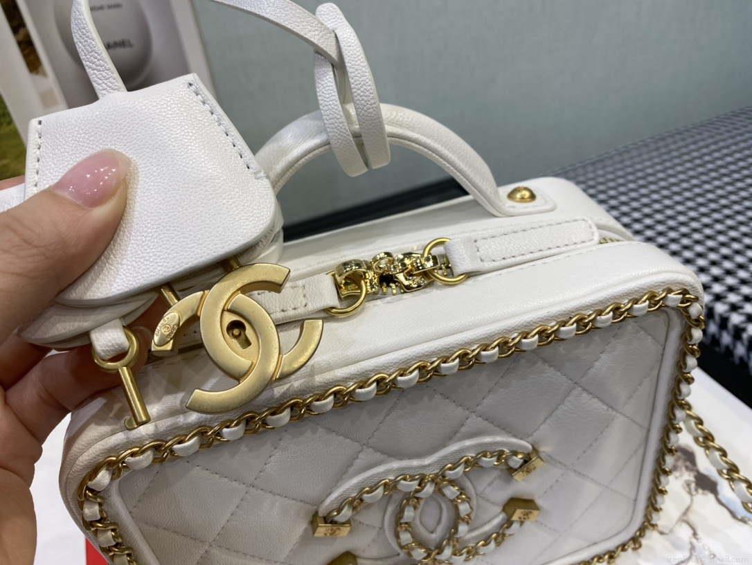 Chanel AS1785 CC Filigree Vanity Case Bag Grained Calfskin White