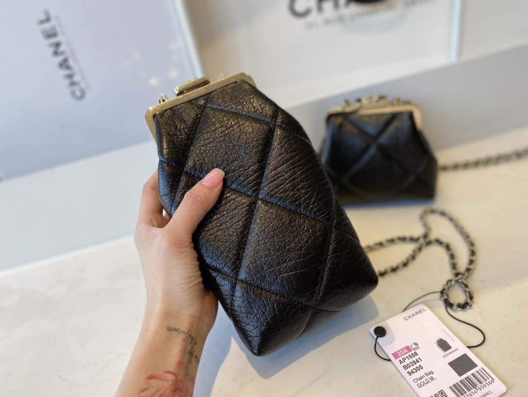 Chanel AS1558 Glasses case Shiny Aged Lambskin Black