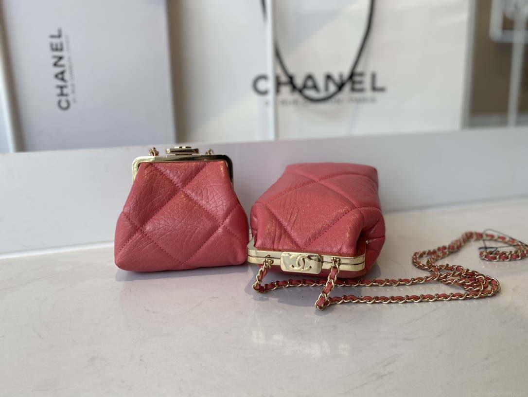 Chanel AS1555 Clutch with chain Shiny Aged Lambskin Red