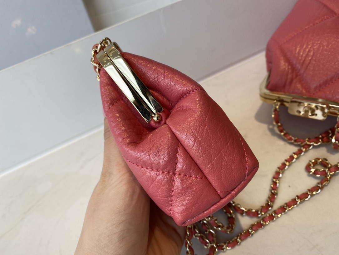 Chanel AS1555 Clutch with chain Shiny Aged Lambskin Red