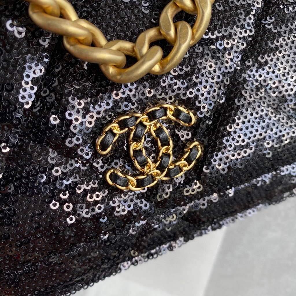 Chanel AP0250 Chanel 19 wallet on chain shiny Lambskin Beads Black