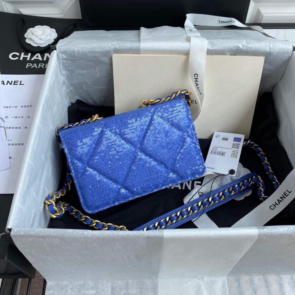 Chanel AP0250 Chanel 19 wallet on chain shiny Lambskin Beads Blue