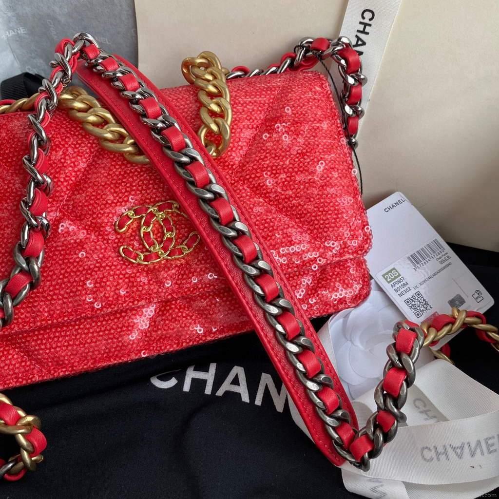 Chanel AP0250 Chanel 19 wallet on chain shiny Lambskin Beads Red