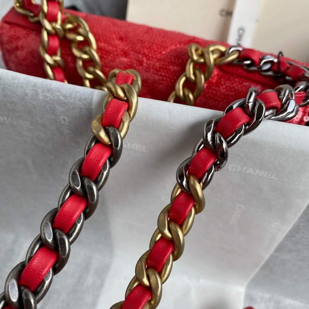 Chanel AP0250 Chanel 19 wallet on chain shiny Lambskin Beads Red