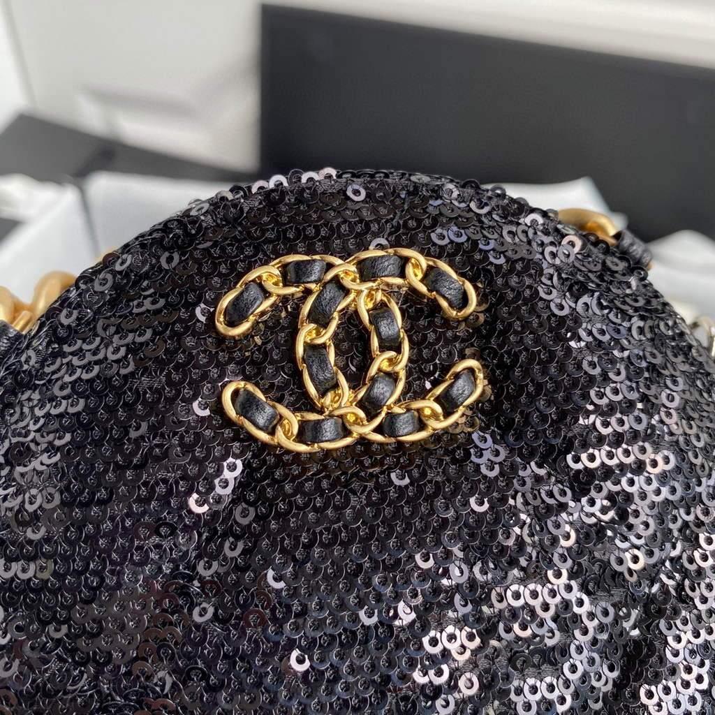 Chanel AP0945 chanel 19 clutch with chain Lambskin Beads Black