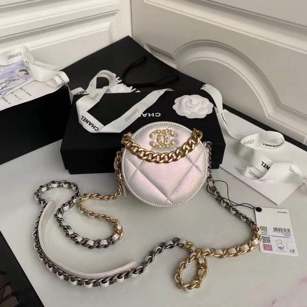 Chanel AP0945 chanel 19 clutch with chain Lambskin Beige