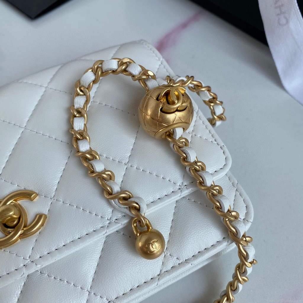 Chanel Wallet on Chain Lambskin AP1450 White