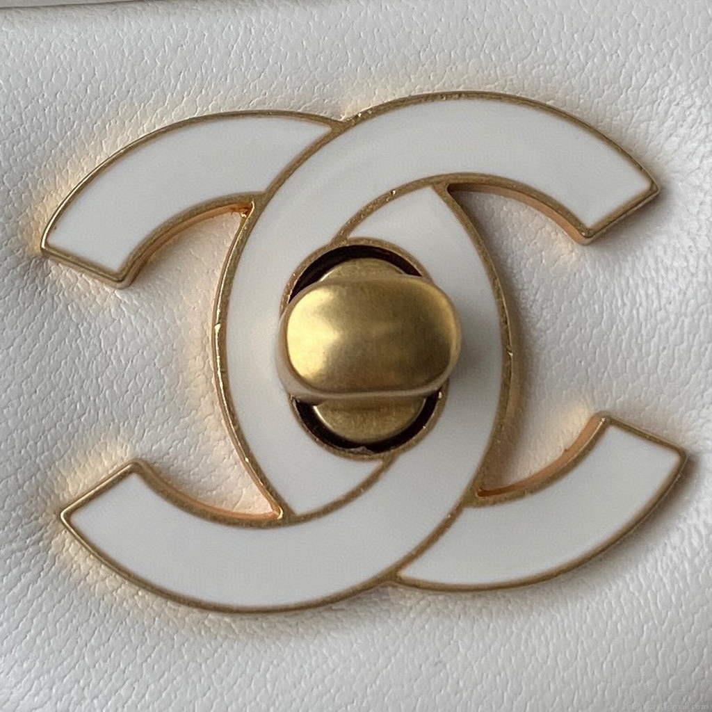 Chanel Flap Bag Lampskin Diamond AS1793 White