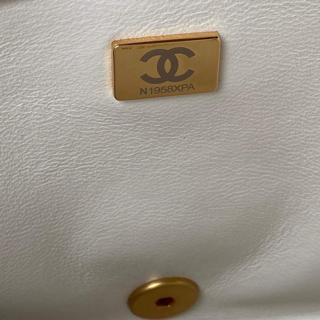 Chanel Flap Bag Lampskin Diamond AS1793 White
