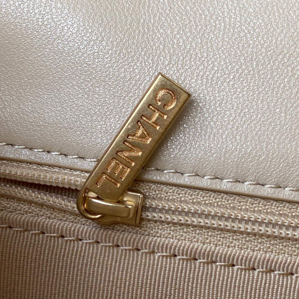 Chanel AS2975 Small Flap Bag Lambskin Aprocit