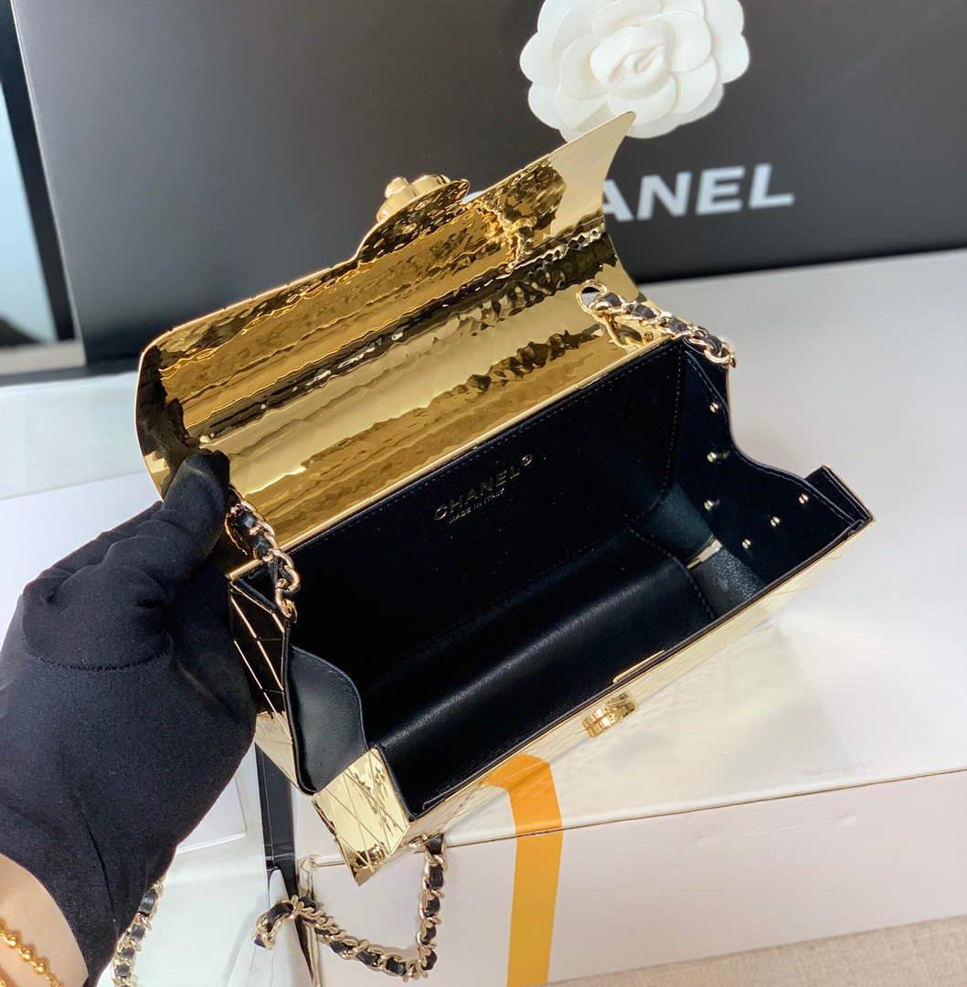 Chanel 99139 Chanel Flap bag Lambskin Metal Gold