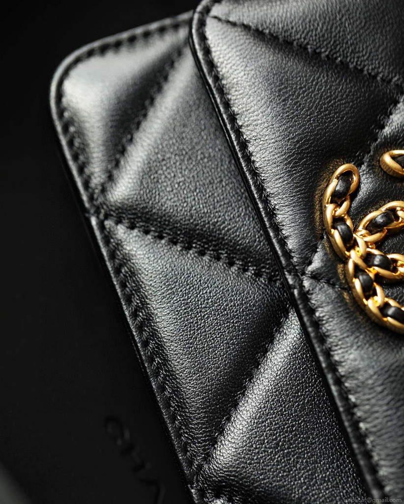 Chanel 21AW Chanel Mini 19 Flap bag Coin Purse With Chain Lambskin Black