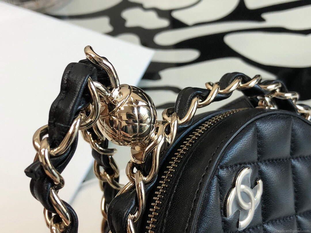 Chanel A99131 Small Round Bag Lambskin Black Shiny Gold