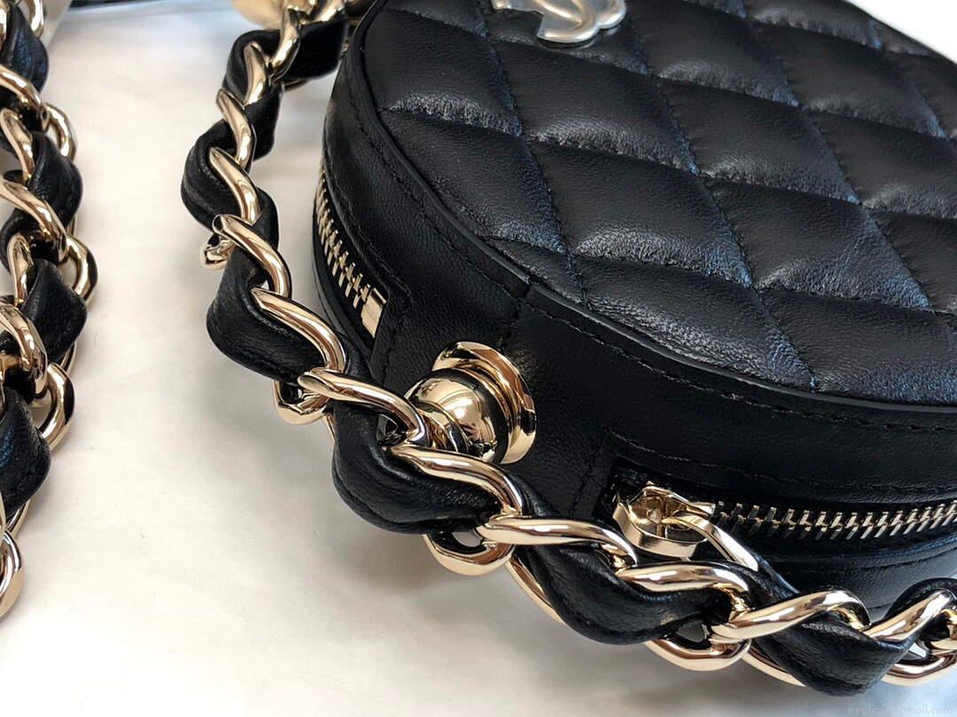 Chanel A99131 Small Round Bag Lambskin Black Shiny Gold