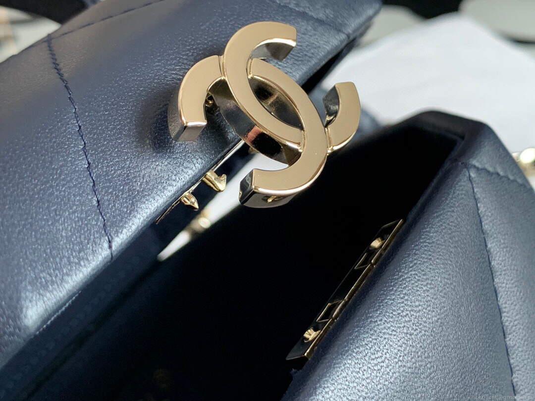 Chanel A99077 Vanity With Chain Lambskin Gold Tone Navy Blue