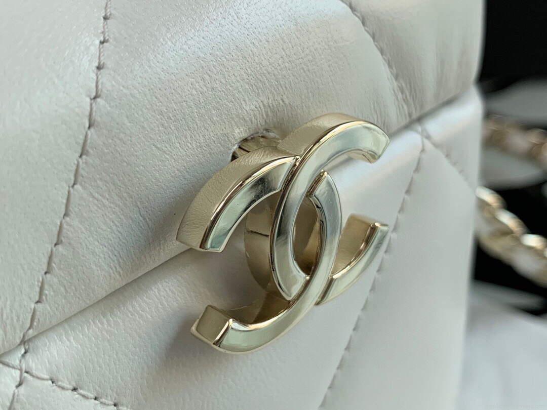 Chanel A99077 Vanity With Chain Lambskin Gold Tone White